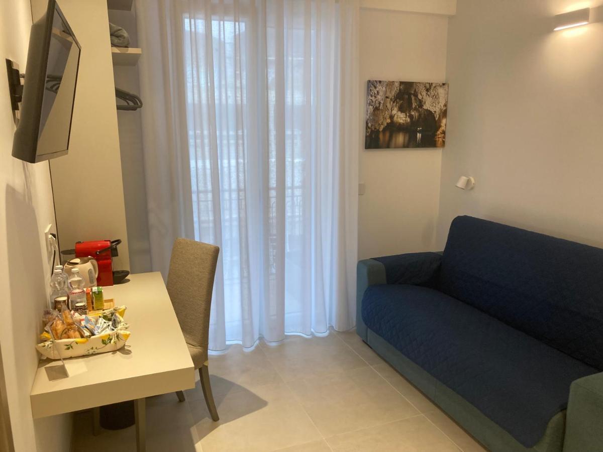 Divina Holiday - Rooms Maiori Exterior photo